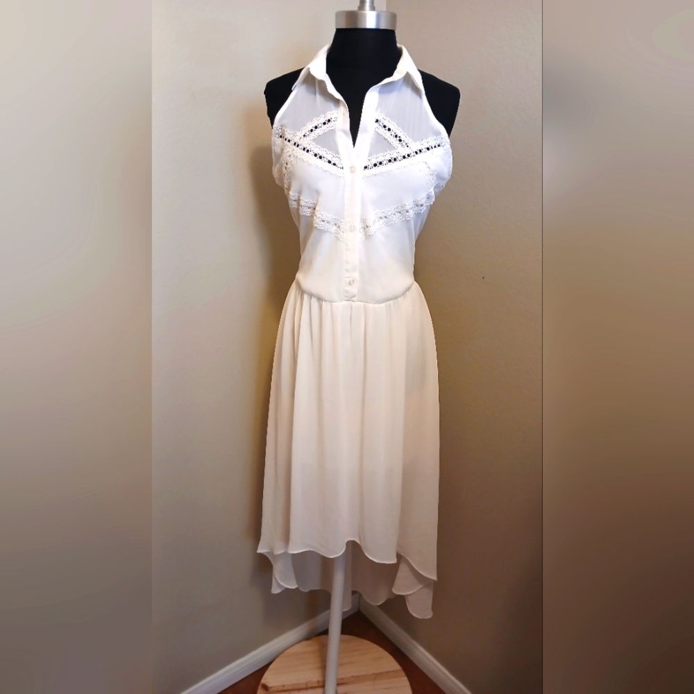 Elegant White Sleeveless Dress